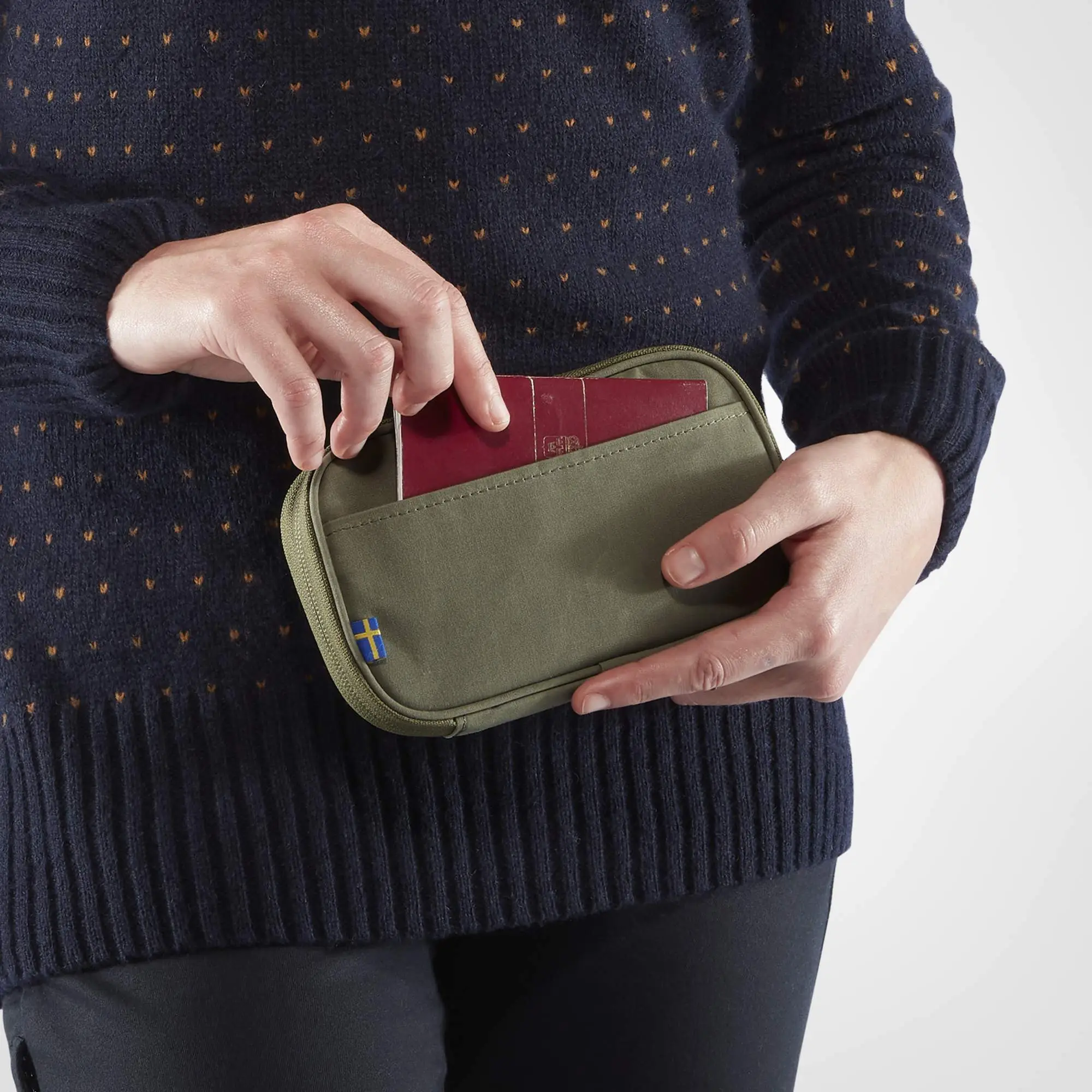 Fjällräven Kanken Travel Wallet - Image 7