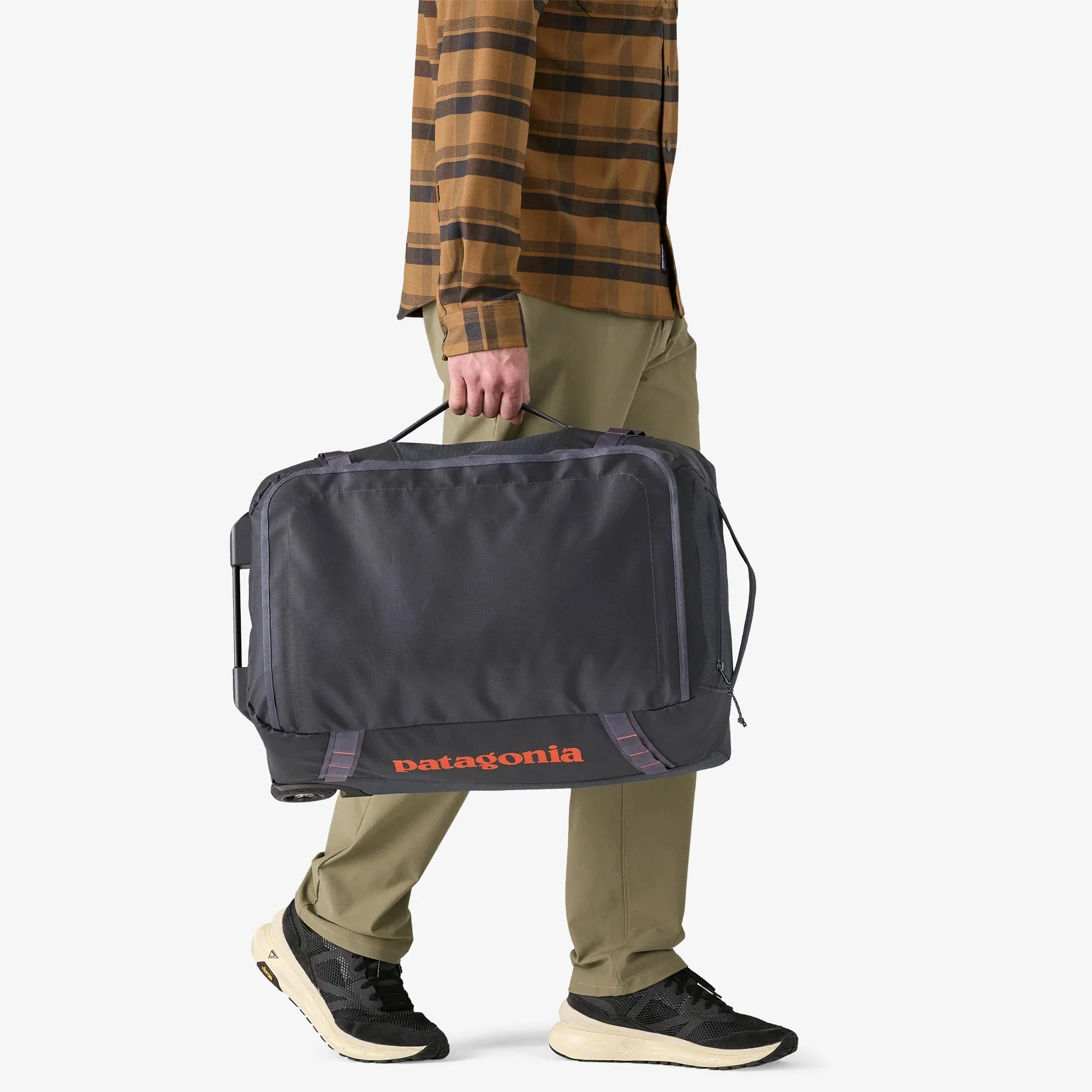 Patagonia Black Hole Wheeled Duffel 40L - Image 9